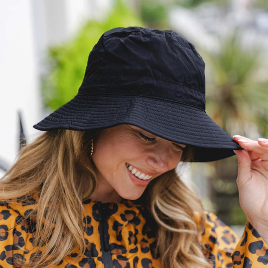 Aqua Waterproof Bucket Hat | Raven Black