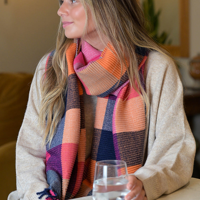 Women's Crinkle Checked Blanket Scarf | Rust/Pink