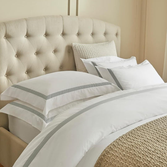 Savile Edge 220 Bed Linen | White/Silver